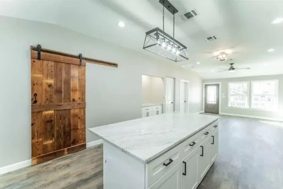 710 N Rusk Street, Weatherford, TX 76086 - Image #2