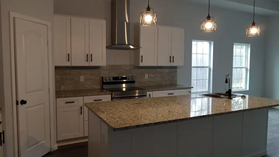 2213 Beverly Drive, Granbury, TX 76048 - Image #2