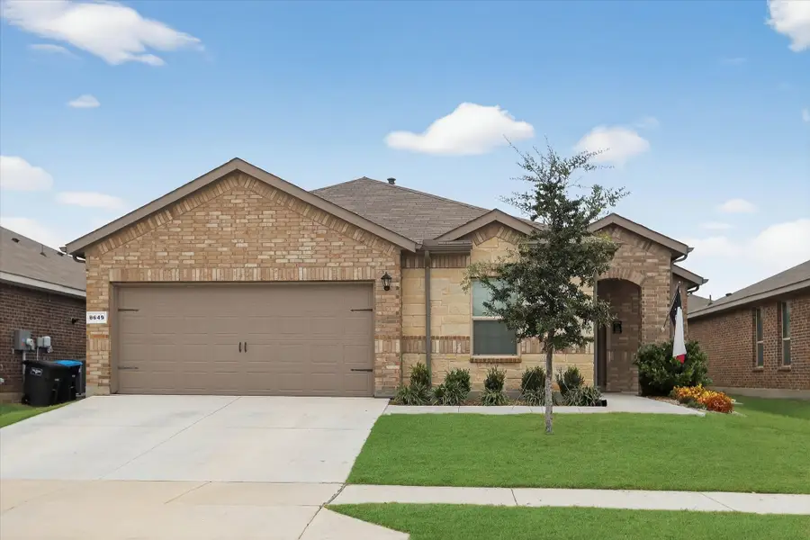 8649 Mirror Lake Drive, Fort Worth, TX 76179 - Image #2