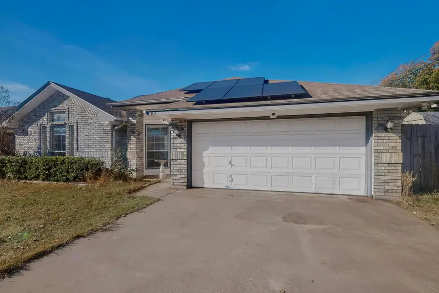 107 Catie Lane, Joshua, TX 76058 - Image #2