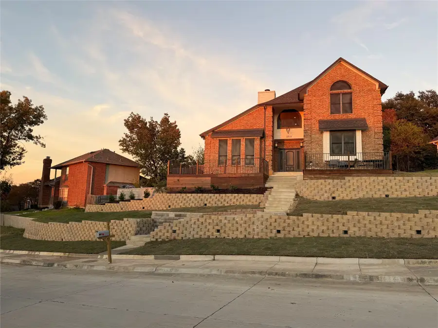 2711 Spyglass Drive, Carrollton, TX 75007 - Image #2