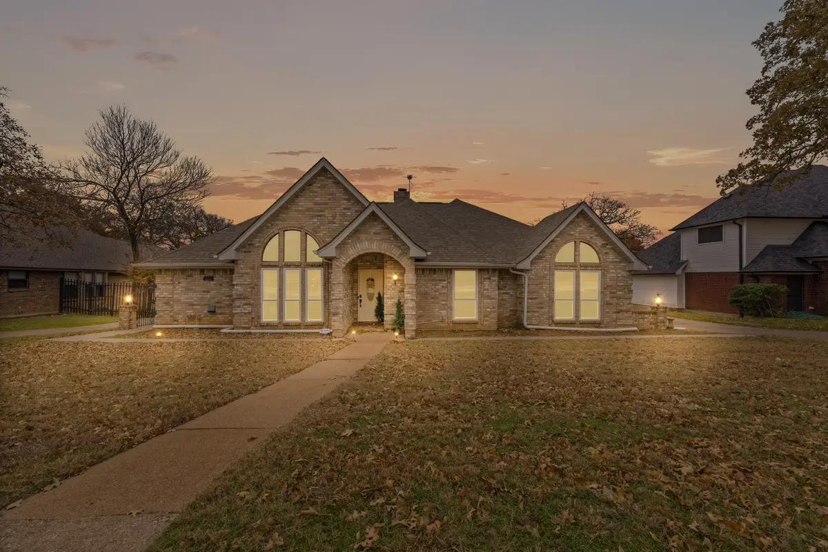 225 SW Alsbury Boulevard, Burleson, TX 76028 - Image #1