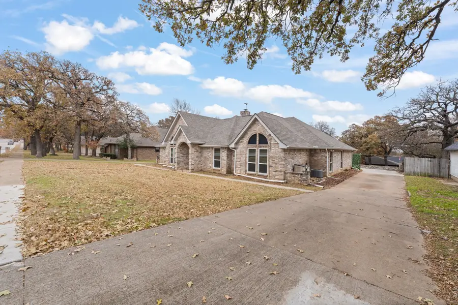 225 SW Alsbury Boulevard, Burleson, TX 76028 - Image #3