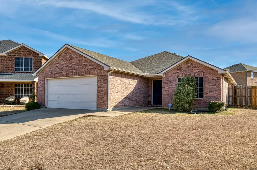 8116 Zephyr Court, Arlington, TX 76002 - Image #2