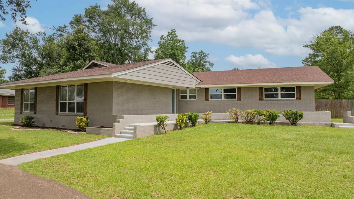 812 E 1st, Hughes Springs, TX 75656 - #1