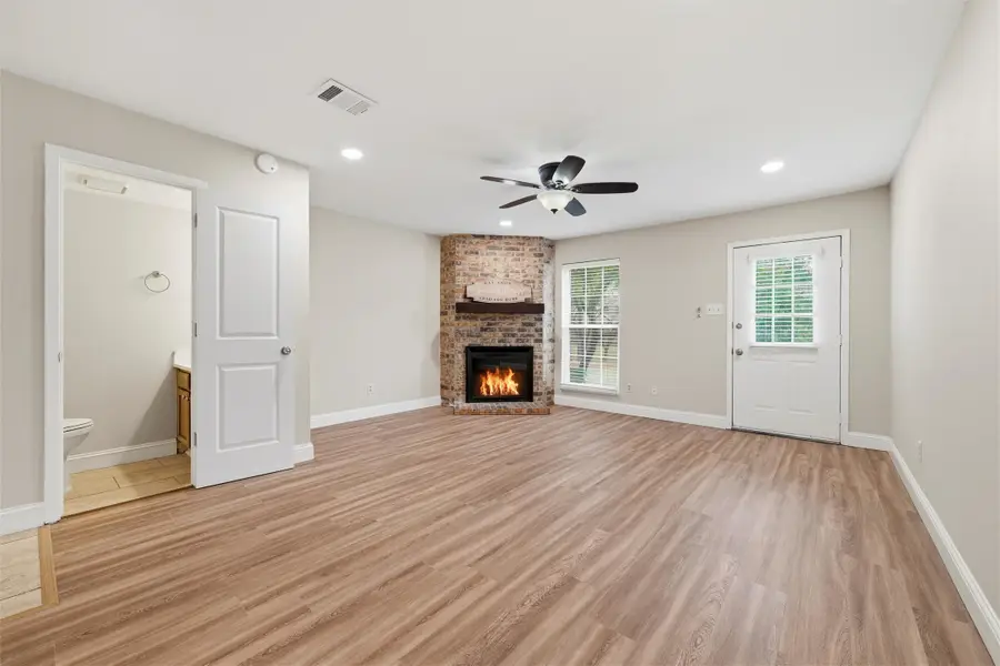 112 Churchill Lane, Euless, TX 76039 - Image #3