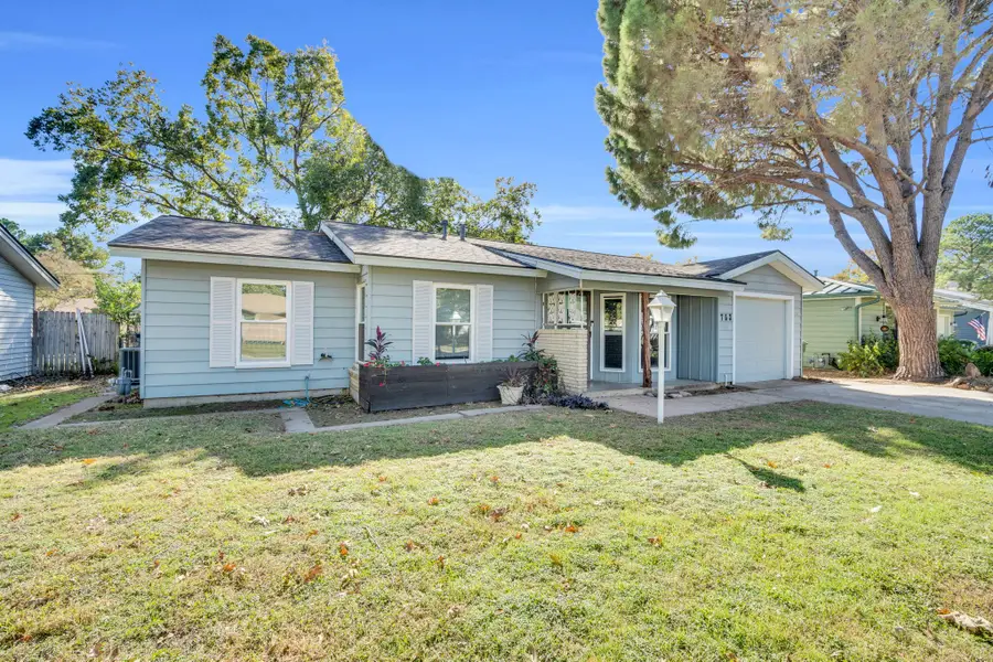 753 Cullum Avenue, Hurst, TX 76053 - Image #3