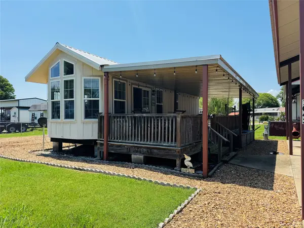 1045 Pelican Isle Drive, Kerens, TX 75144