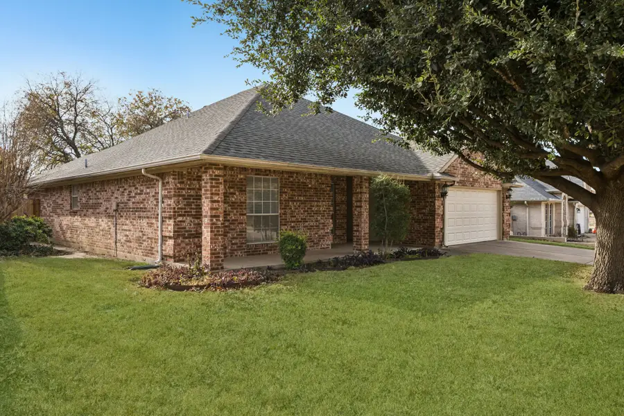 821 Willow Court, Saginaw, TX 76179 - Image #3