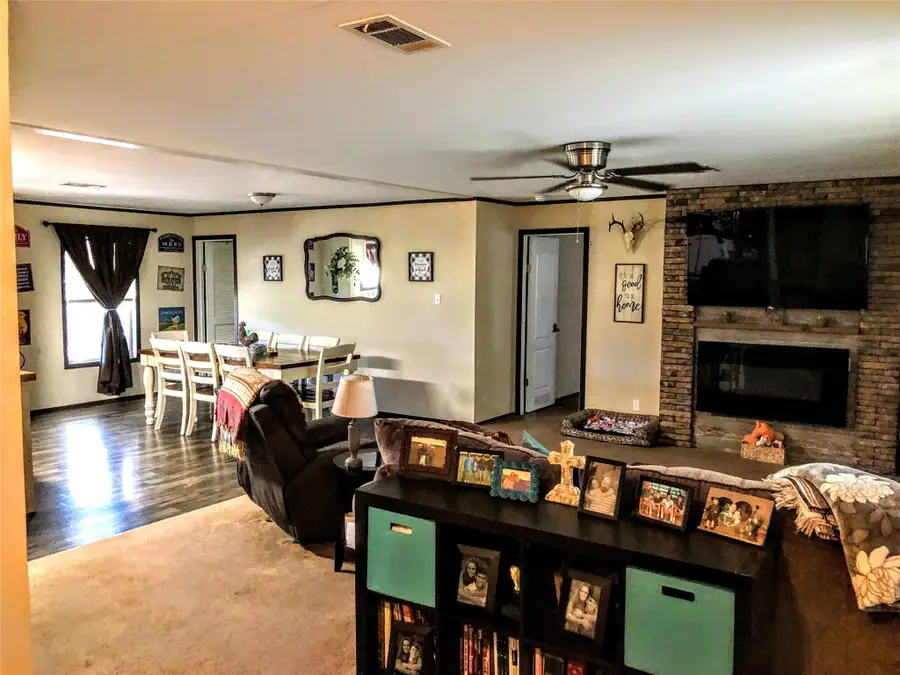 204 W Eaton Avenue, Graford, TX 76449 - Image #2