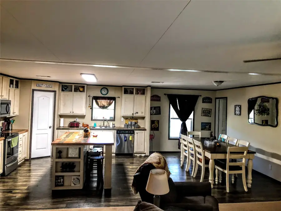 204 W Eaton Avenue, Graford, TX 76449 - Image #3