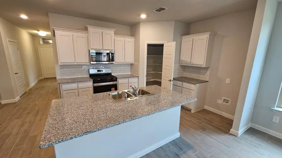 720 Amber Fields Drive, Ponder, TX 76259 - Image #3