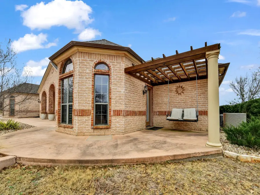 525 S Sugartree Drive, Lipan, TX 76462 - Image #3