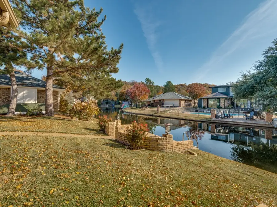 2814 Augusta Lane, Arlington, TX 76012 - Image #2