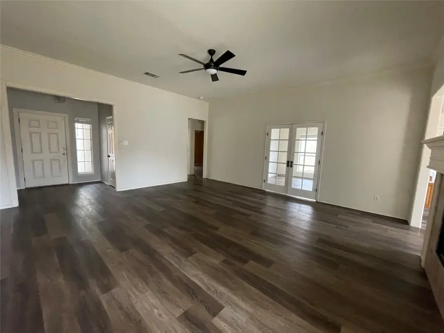 1014 Thistle Meade Circle, Burleson, TX 76028 - Image #2