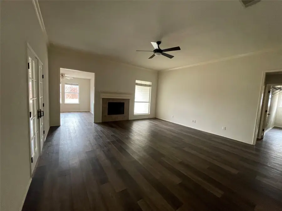 1014 Thistle Meade Circle, Burleson, TX 76028 - Image #3