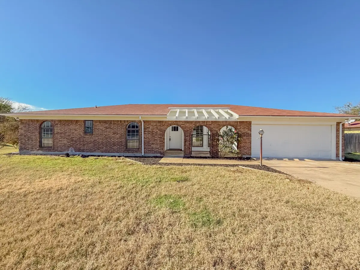 6320 Arthur Drive, Edgecliff Village, TX 76134 - Image #1