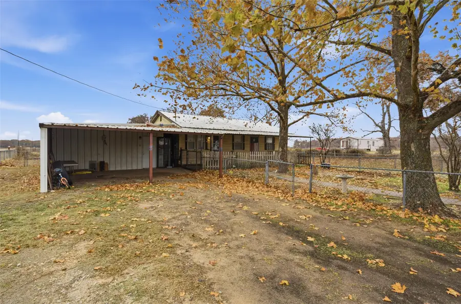 806 Hamilton Drive, Gholson, TX 76705 - Image #2