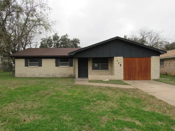 218 Virginia Drive, Lacy Lakeview, TX 76705