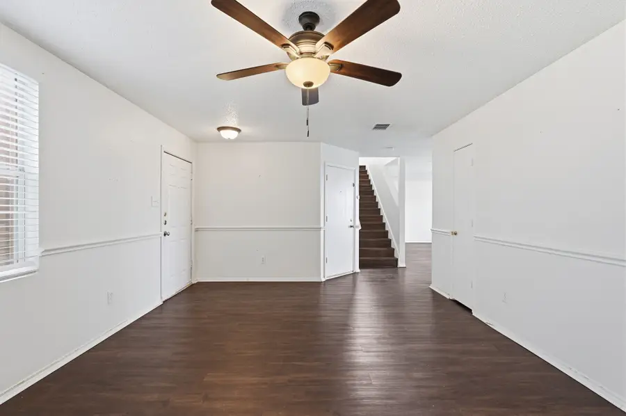 205 Phlox Lane, Burleson, TX 76028 - Image #2