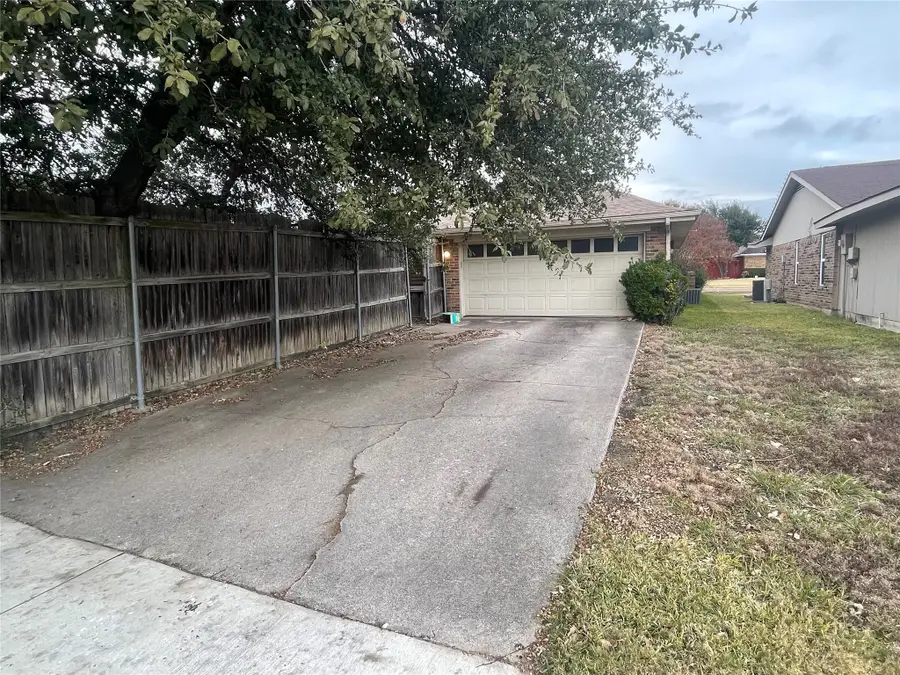 2008 Gardanne Lane, Carrollton, TX 75007 - Image #2