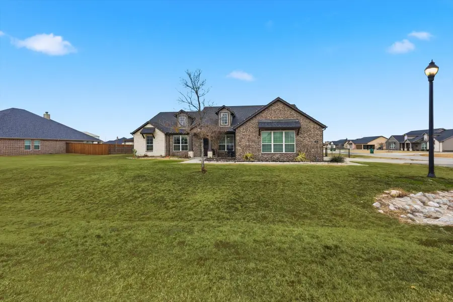 104 Oak Grove Drive, Rhome, TX 76078 - Image #2