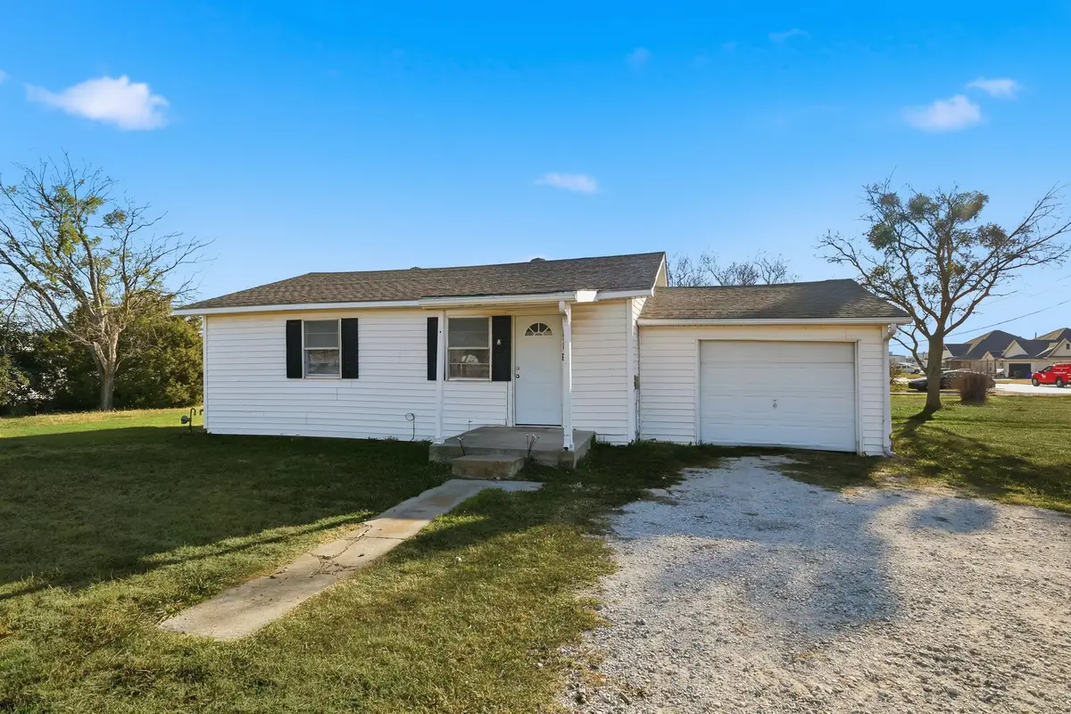 300 E 6th Street, Krum, TX 76249 - Image #1