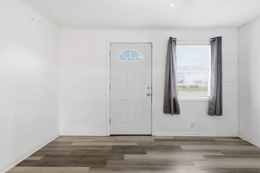 300 E 6th Street, Krum, TX 76249 - Image #3