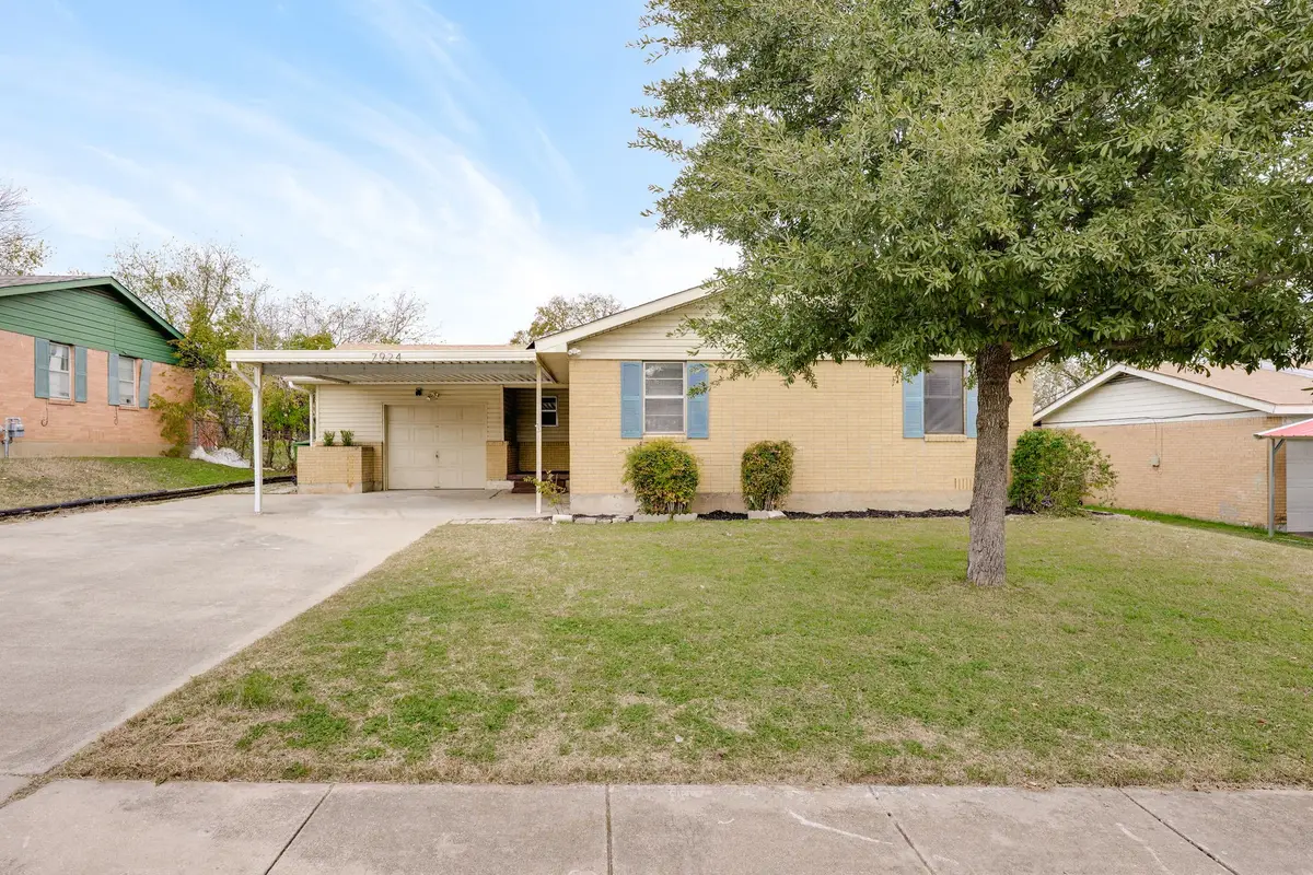7924 Chaparral Drive, White Settlement, TX 76108 - Image #1