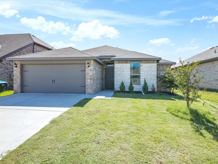 9929 Mescalbean Boulevard, Fort Worth, TX 76036 - #3