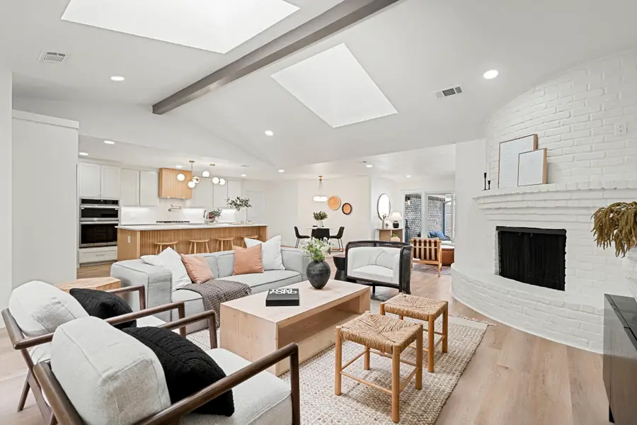 9376 Briarhurst Drive, Dallas, TX 75243 - Image #2