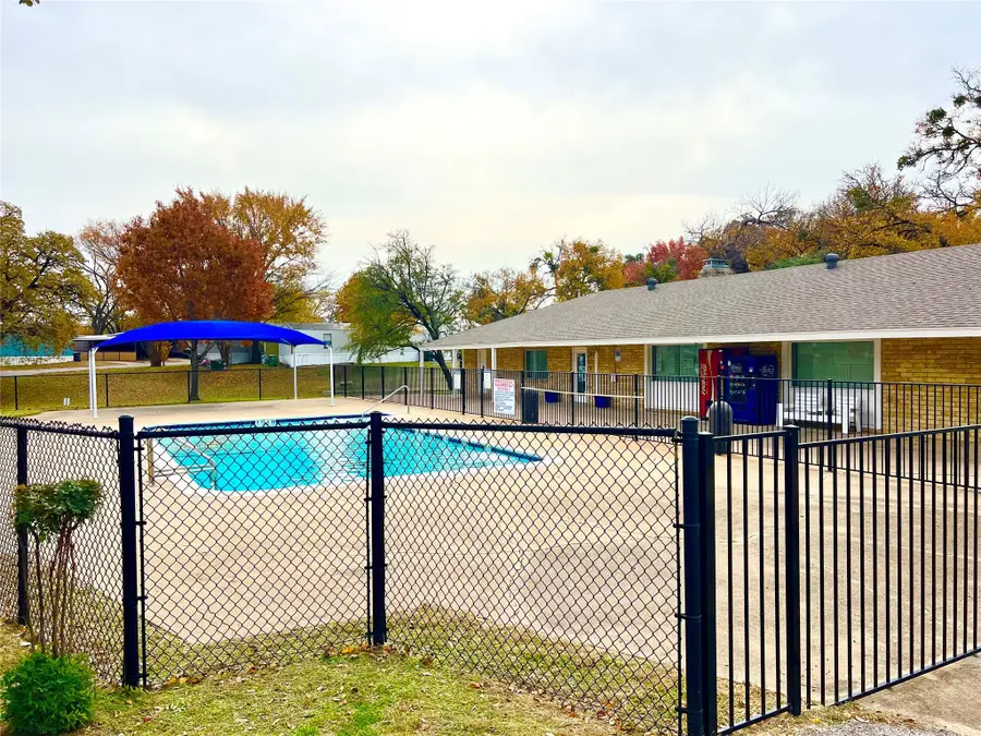 2205 Beechwood Drive, Arlington, TX 76006 - Image #3