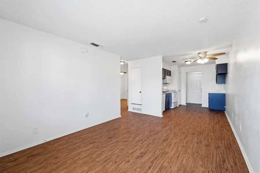 216 Pine Meadow Drive, Kennedale, TX 76060 - Image #3