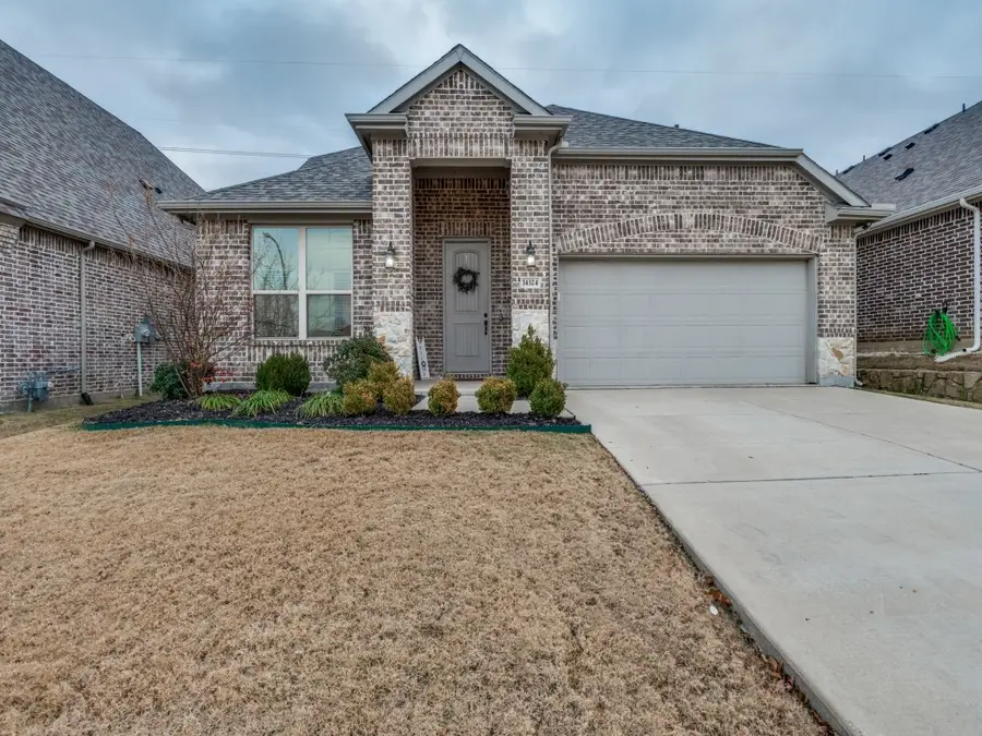 14324 Padden Park Lane, Justin Roanoke, TX 76262 - Image #2
