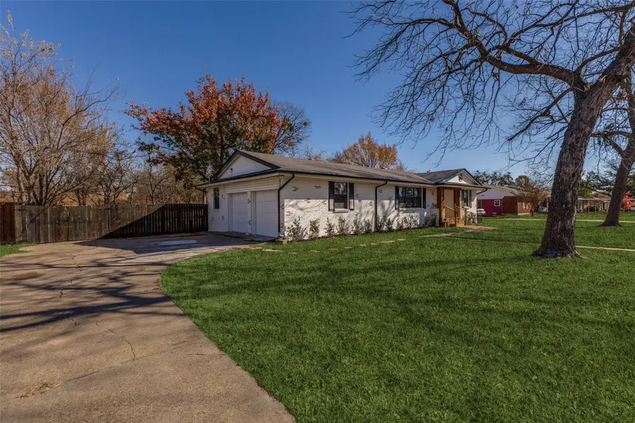 418 Bowie Street, Forney, TX 75126 - Image #2