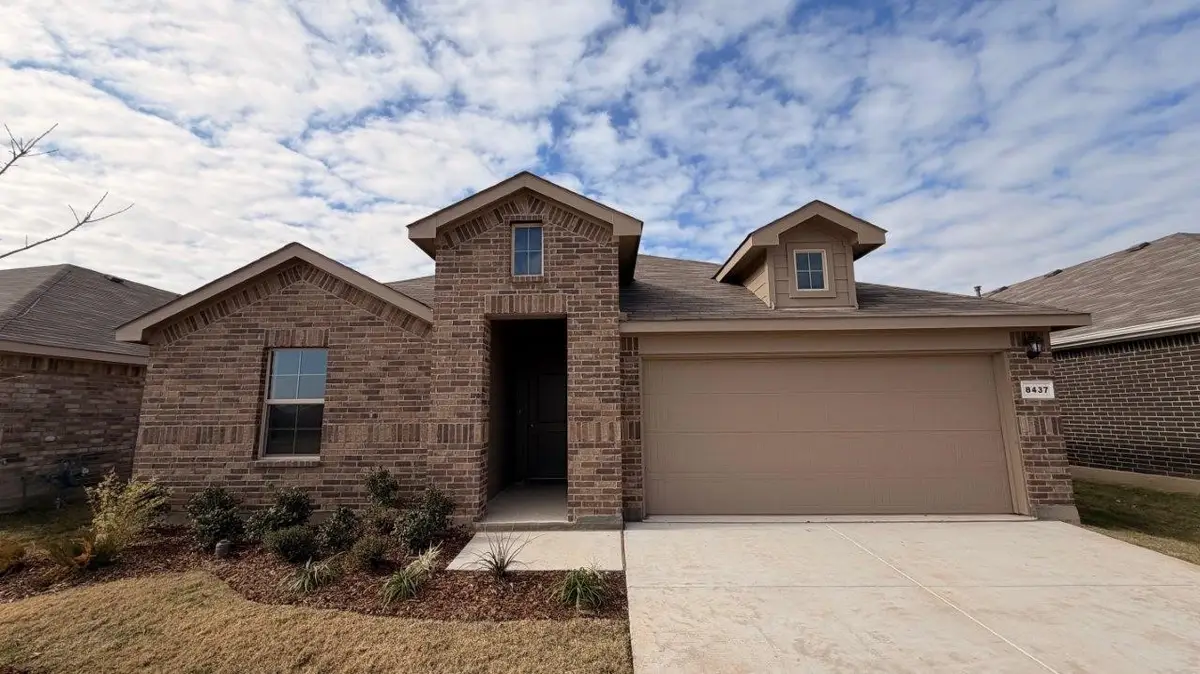 8437 Coffee Springs Drive, Fort Worth, TX 76131 - Image #1