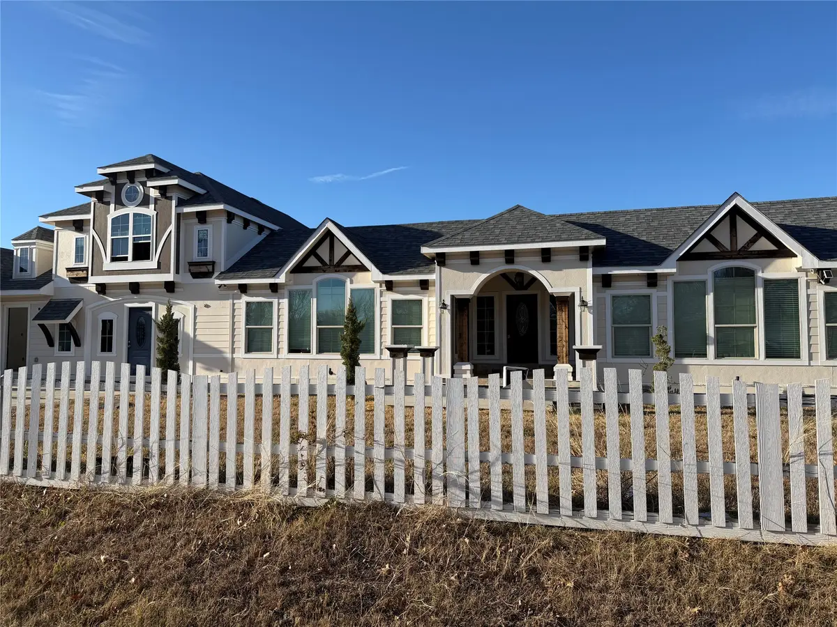 2529 Red Oak Lane, Burleson, TX 76028 - Image #1