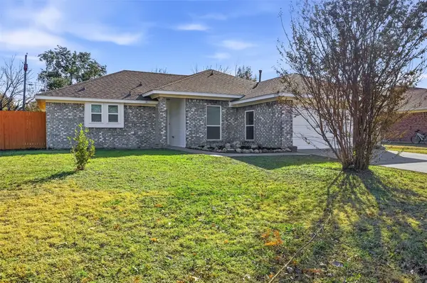 15 W Sharon Drive, Krum, TX 76249