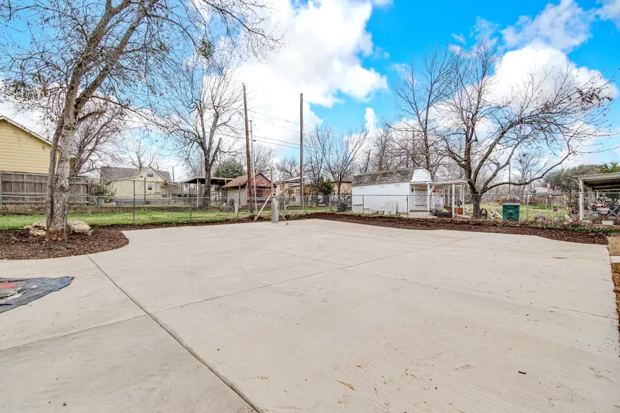 1128 E Broadway Avenue, Fort Worth, TX 76104 - Image #3