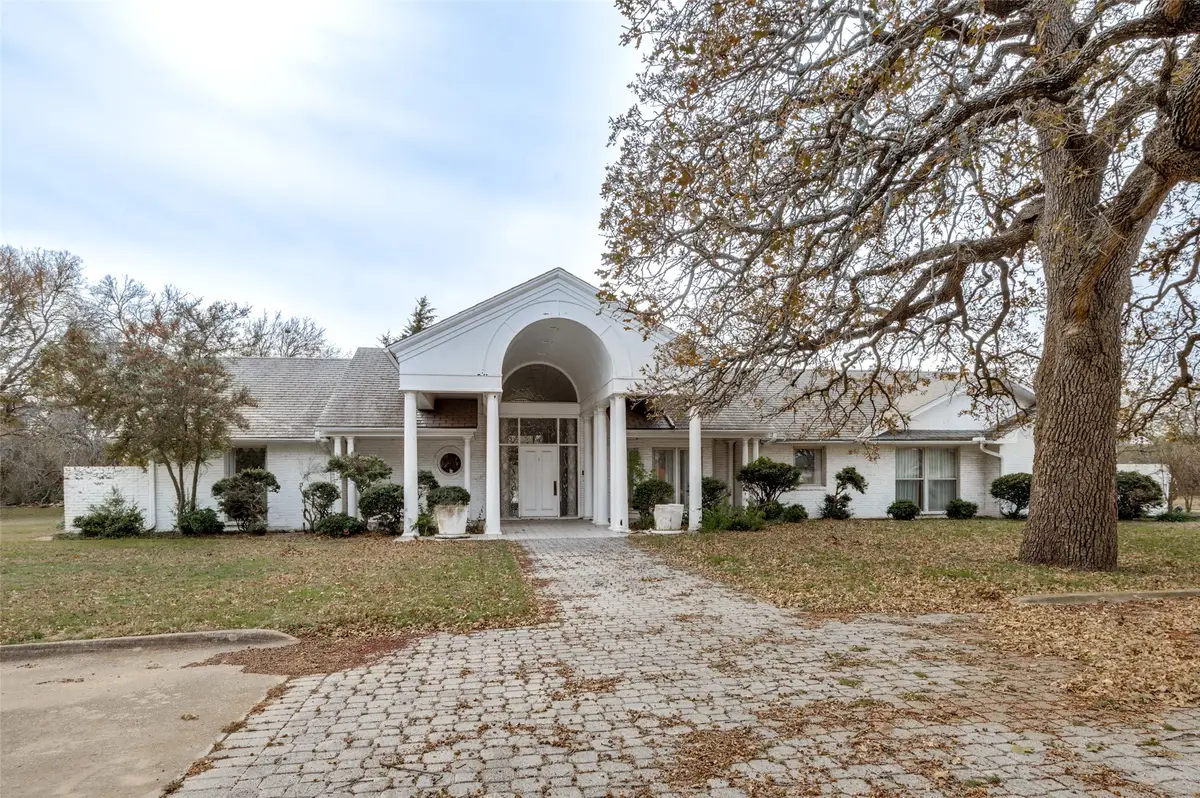 8400 Cardinal Lane, North Richland Hills, TX 76182 - Image #1