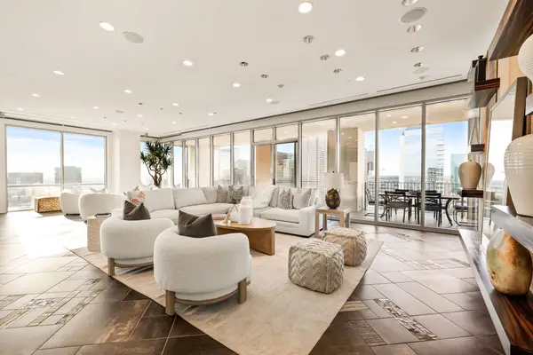 1717 Arts Plaza #2002, Dallas, TX 75201