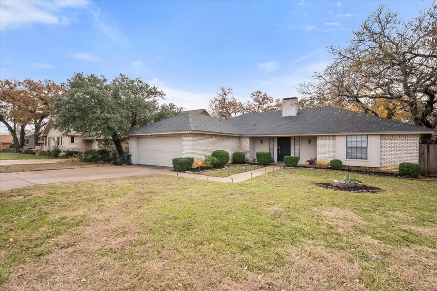 2333 Jenson Circle, Fort Worth, TX 76112 - Image #2