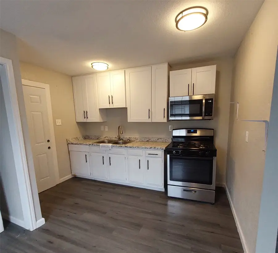 403 E Sears Street, Denison, TX 75021 - Image #3