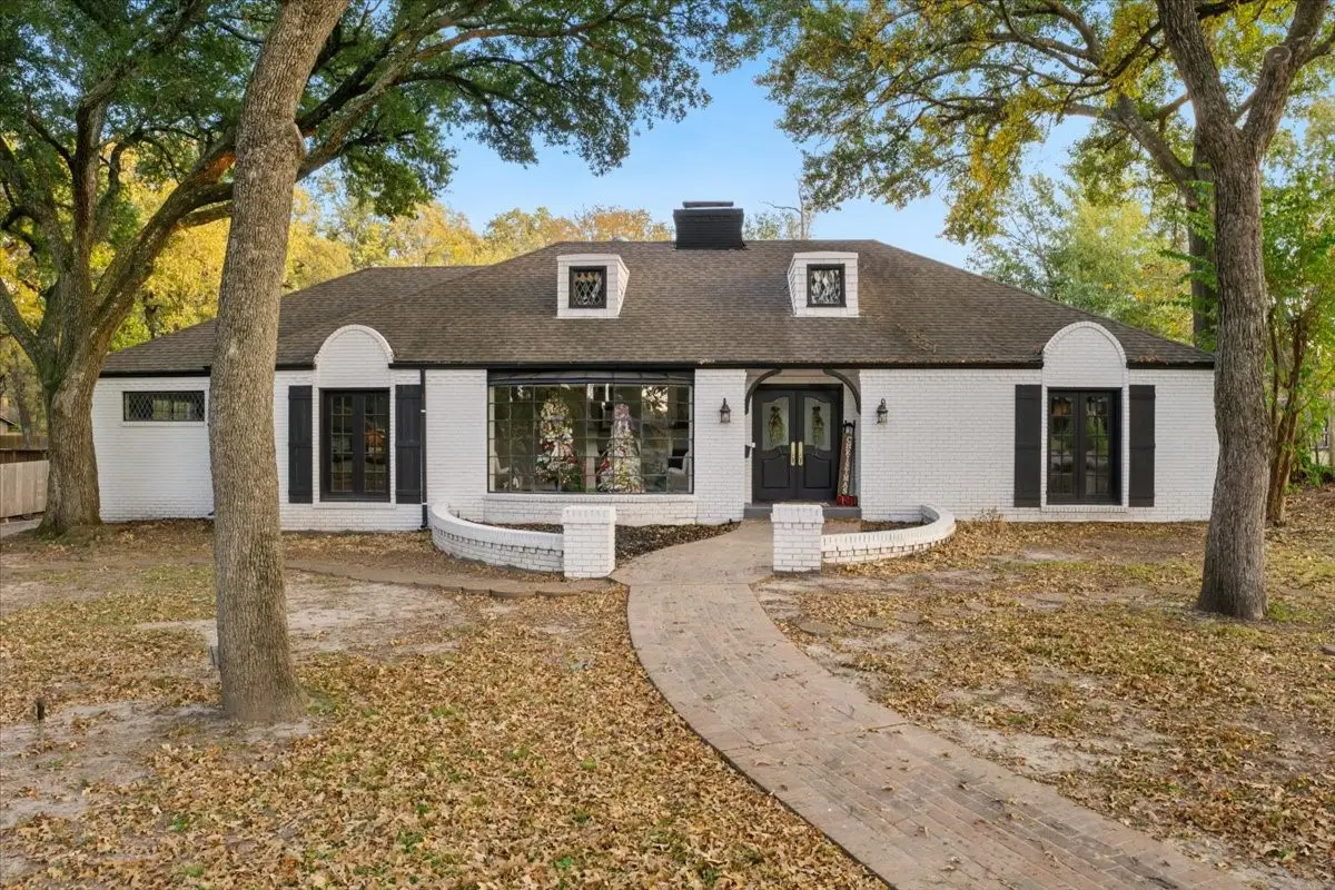 1425 Columbia Avenue, Corsicana, TX 75110 - Image #1