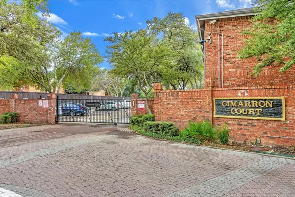 18333 Roehampton Drive #322, Dallas, TX 75252