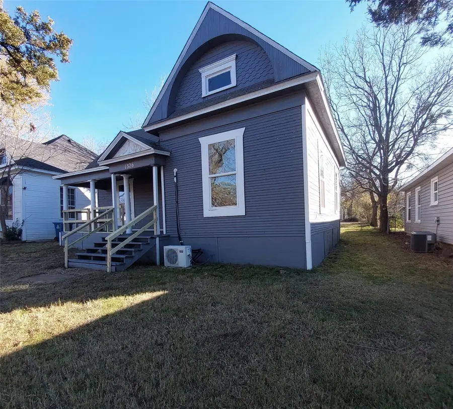 1326 W Sears Street, Denison, TX 75020 - Image #2