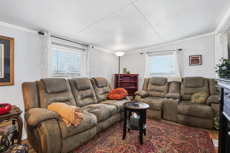 4104 Goliad Drive, Granbury, TX 76048 - Image #3