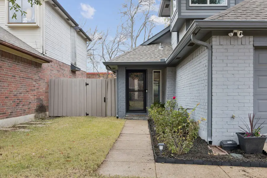 4913 Tree Top Lane, Garland, TX 75044 - Image #2