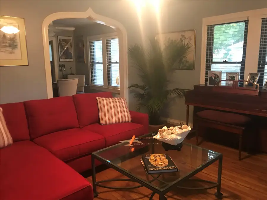 2546 Gladstone Drive, Dallas, TX 75211 - Image #2