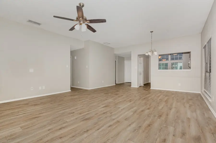 980 Mauve Drive, Lewisville, TX 75067 - Image #3